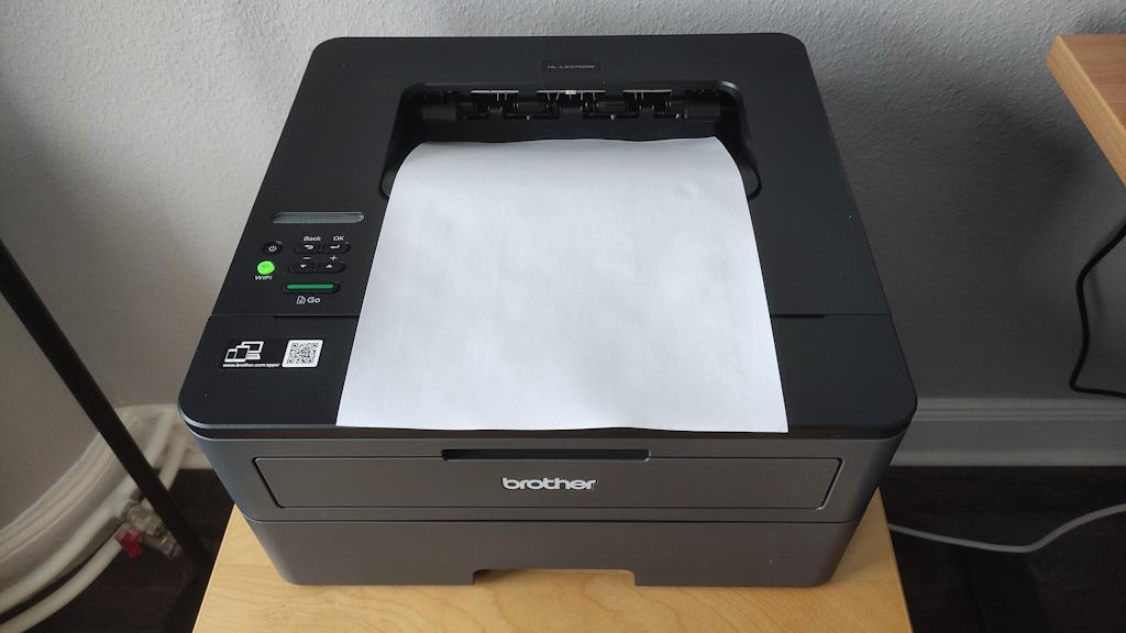 Laserdrucker Brother HL-L2375DW beim Drucken